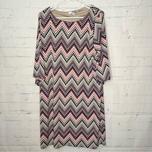 Studio‎ One Large Women’s Multi Color Dress With Short Sleeves